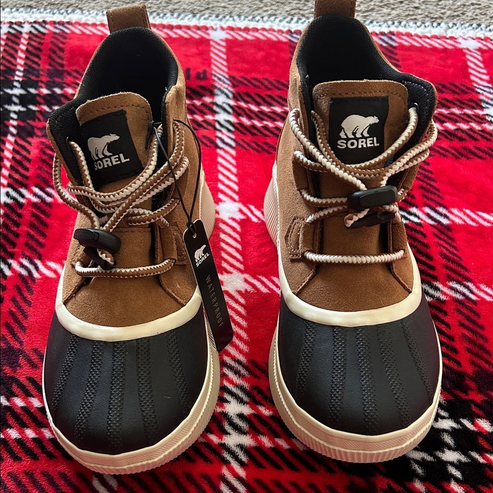 Sorel Kids Shoes in Brown and Black